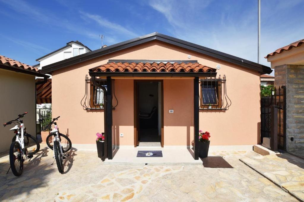 Deluxe Apartment Nono- Anex Building Porec Exterior photo